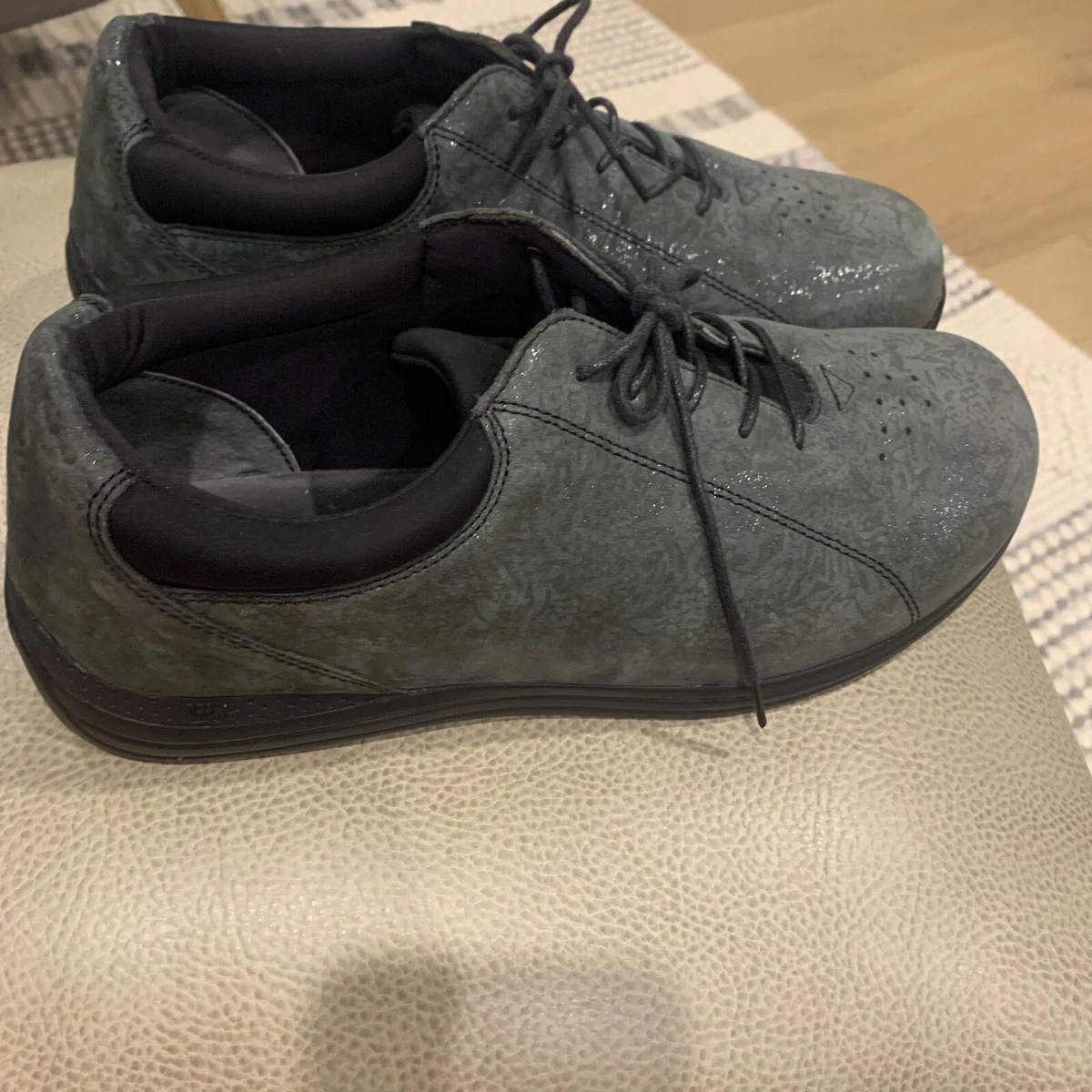 Size 10 ww womens best sale shoes