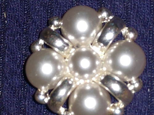 VINTAGE BROOCH SILVER COLOR WITH FAUX PEARLS - Picture 4 of 9