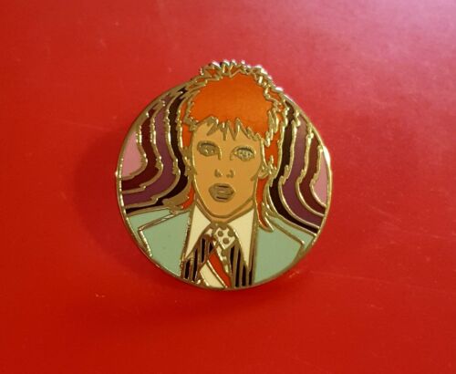 David Bowie Pin Ziggy Stardust Music Fan Enamel Retro Metal Brooch Badge Lapel  - Foto 1 di 2