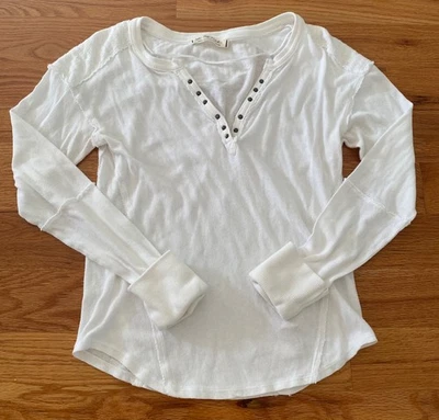 WE THE FREE PEOPLE Sz Small MILITARY MIX STUDDED HENLEY RIBBED CUFF TEE IVORY - Image 1 of 4