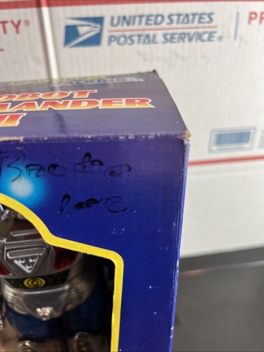 Damaged Robot Commander III Walking and Talking with Box - Picture 6 of 12