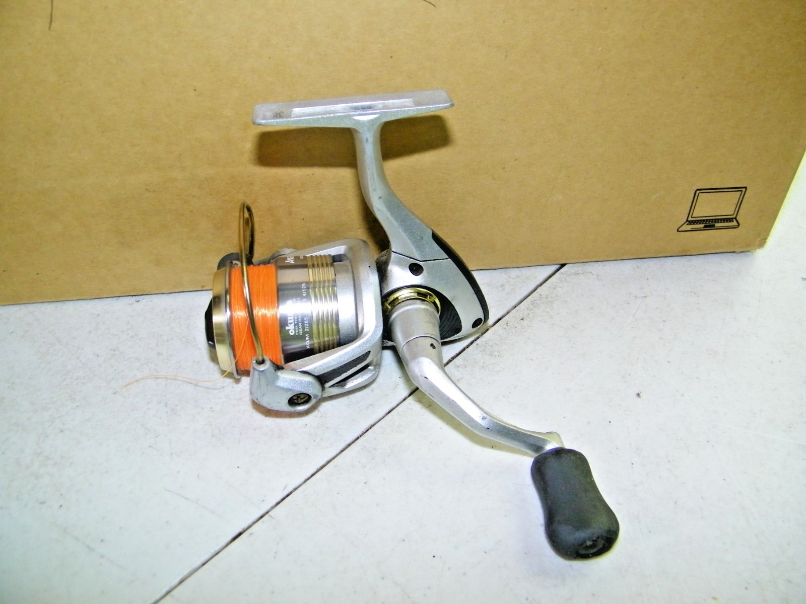 Okuma Avenger AV25b Spinning fishing reel 5.0:1 ratio Free Ship Lower 48 U.S.A.