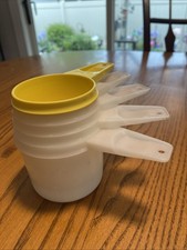 Set Of 5 Vintage Clear Tupperware Dry Measuring Cups Missing 1/4 Cup, 1/3 C Y
