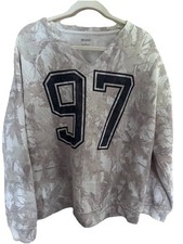 Hollister Women's Pullover Sweatshirt camo White L Graphic Logo Long Sleeve