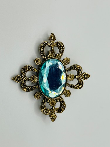 Spilla vintage ornata tono ottone con grande pietra sfaccettata acqua lucite - Foto 4 di 4