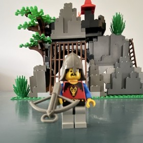 (Lego set 6076 dark dragons den) Missing 1-3 pieces