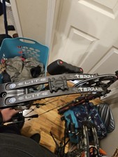 Elite Terrain Compound Bow 55-70 lbs Right Hand Gray Stinger Stabilizer