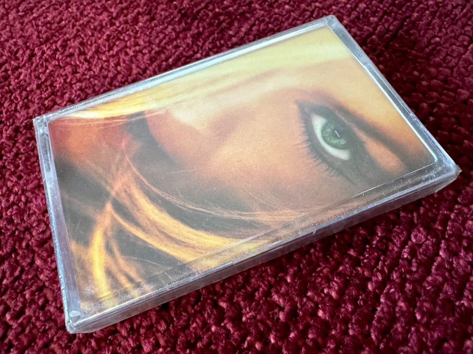 MADONNA GHV2 CASSETTE TAPE SEALED IMPORT WARNER MUSIC TAG PROMO  BOX GREATEST LP - Bild 4 von 4