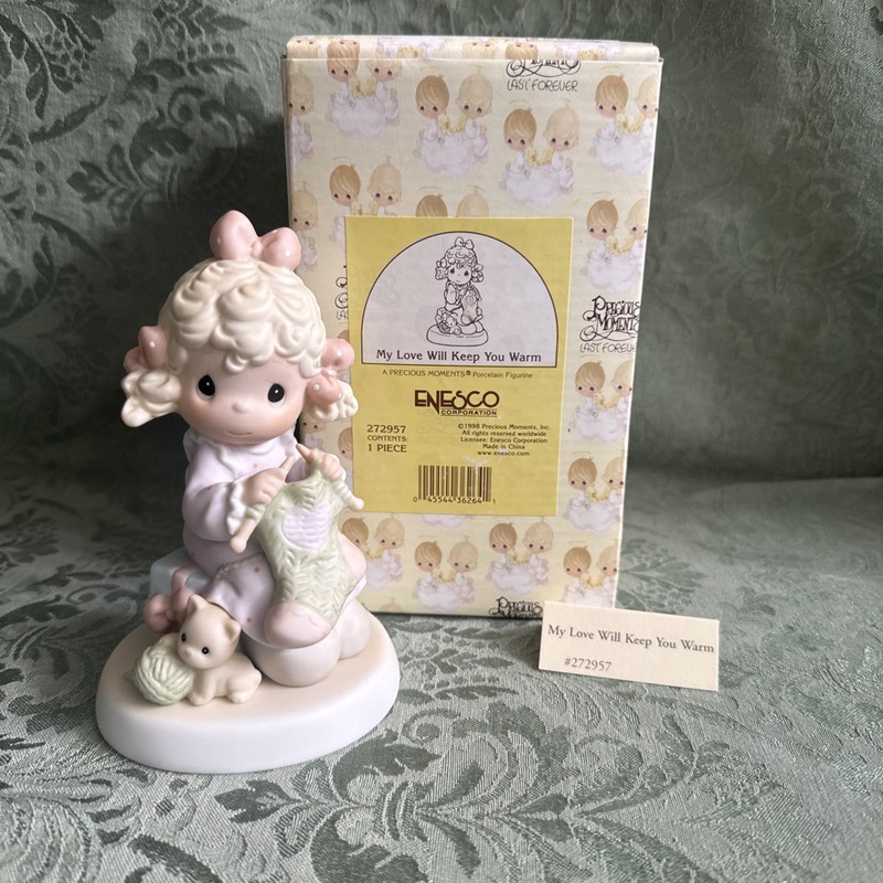 Precious Moments ‘My Love Will Keep You Warm’  Figurine #272957  1998