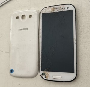 Samsung Galaxy S3 16GB Weiß GT-I9300 Defekt Teilespender - Platine Kamera Etc Ok