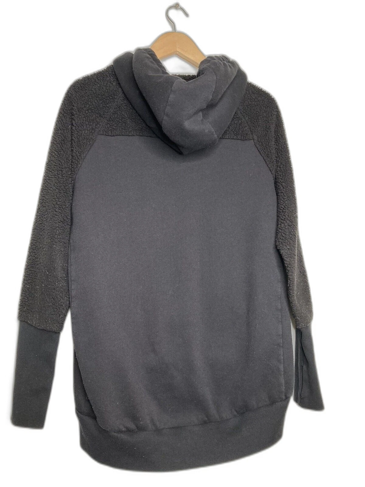 alo-yoga long sleeve zip closure up 2 pocket sherpa jacket