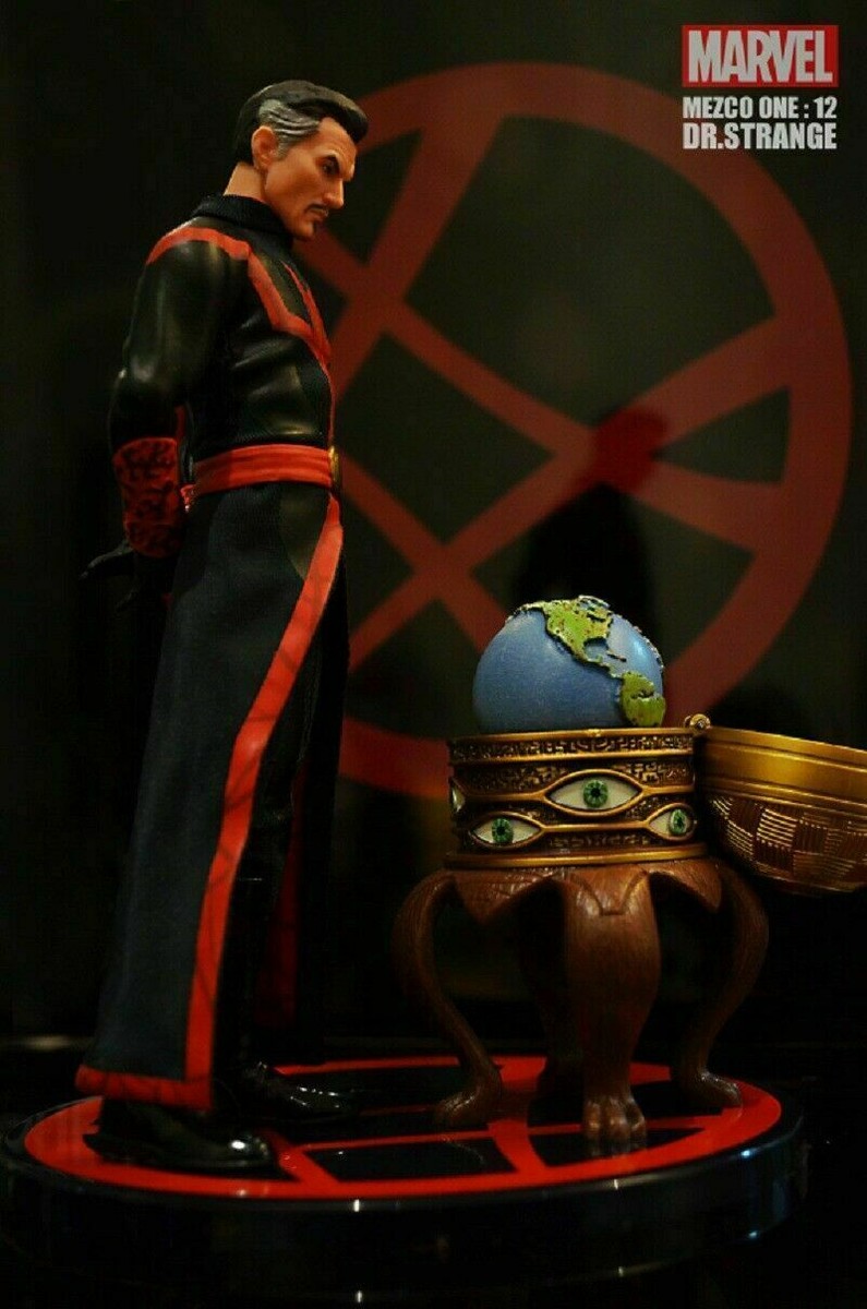 Mezco Toyz One:12 Marvel Doctor Strange 1/12th Action Figure
