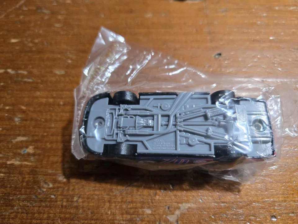 NASCAR Bristol Motor Speedway ERTL Sharpie 500 Car 2002 Monte Carlo Foto 3 de 4