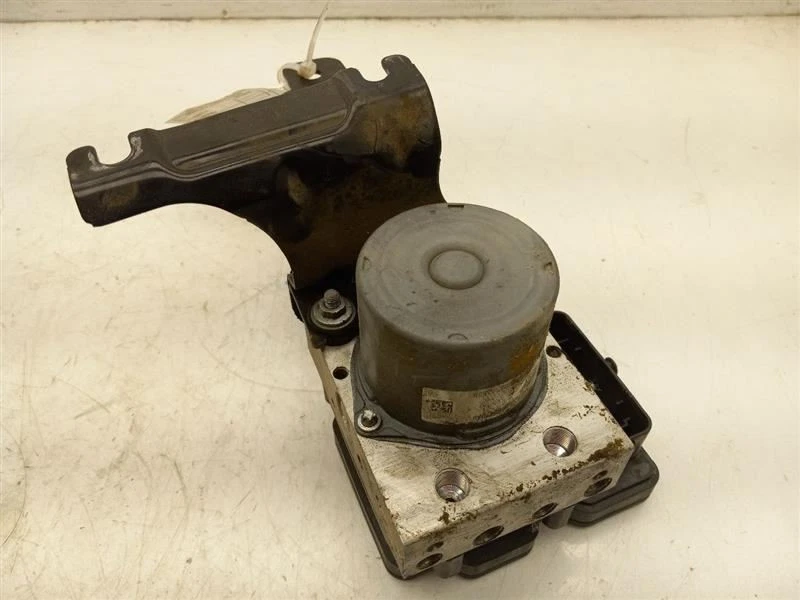 Anti-Lock Brake Part Assembly 15 Chrysler 200 68234916AA - Image 2 of 4