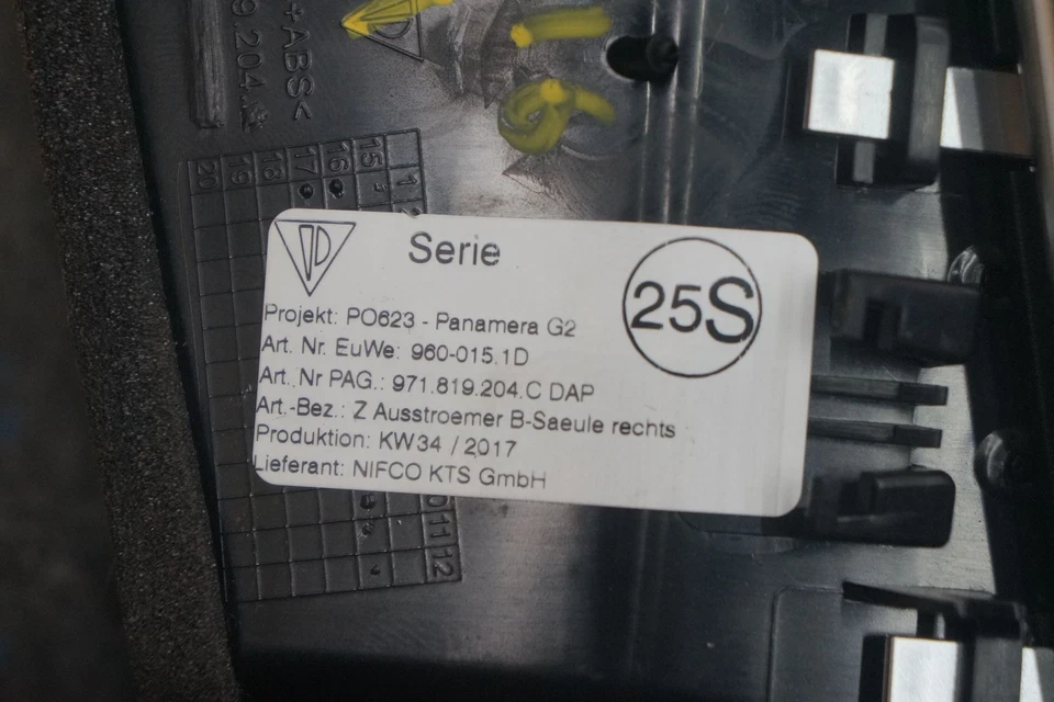 Salida de ventilación de pilar B central derecho 971819204 OEM Porsche Panamera 971 G2 2018 Foto 3 de 3