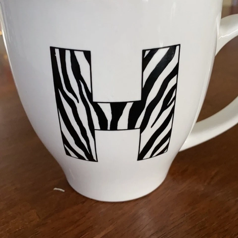 Taza Cerámica Monograma H Cebra Gran Tamaño Blanco Negro Estampado Animal Inicial Grande Foto 2 de 4