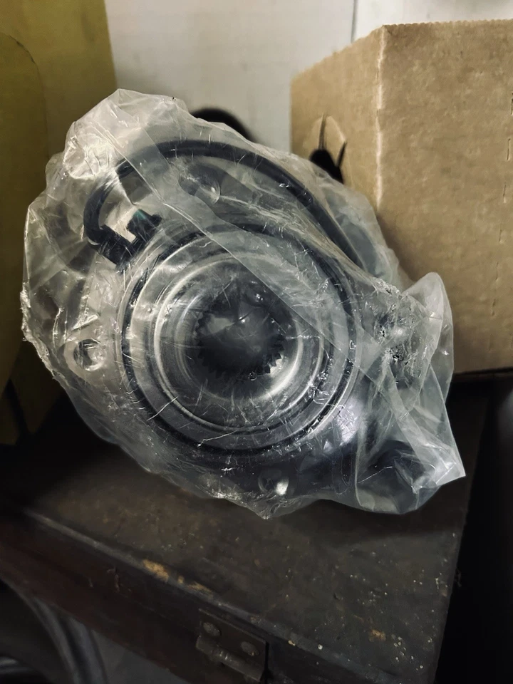 MOOG 2011 GMC Terrain Front Left And Right Wheel Bearing And Hub Assemblies - Image 3 of 3