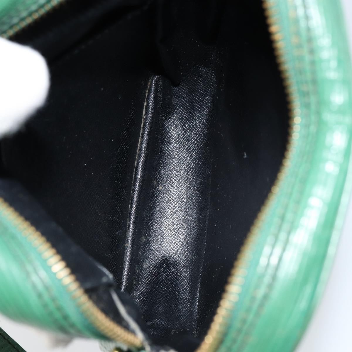 LOUIS VUITTON Epi Danube Shoulder Bag Green M45634 LV Auth BA7919 image 10
