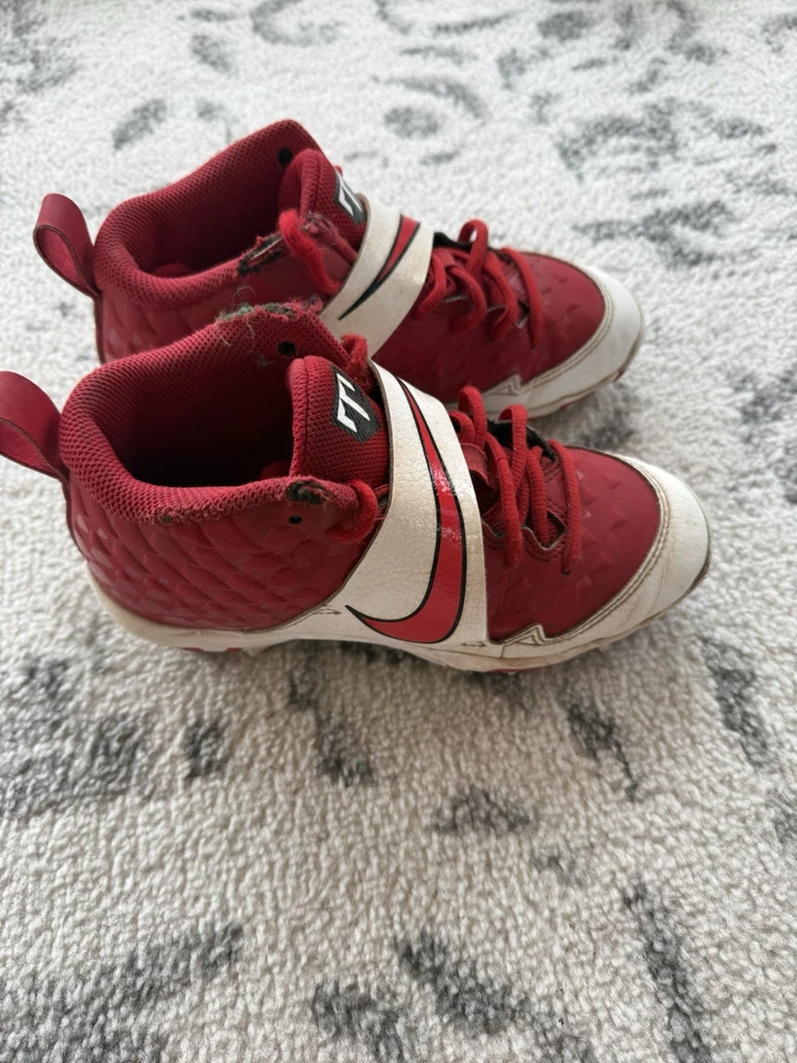 Chuteiras de beisebol juvenil Nike Mike Trout tamanho 2,5Y, vermelhas - Imagem 2 de 4