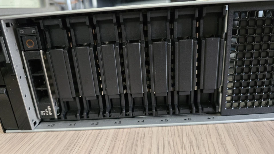 Dell R740 2x Xeon- 2x8GB RAM 2x 495W PSU 2U Rack Server PERC H730p - Image 4 of 4