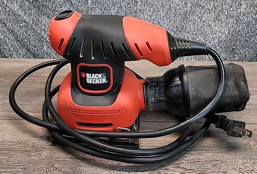 Black & Decker FS540 1/4 Sheet Palm Sander with Random Orbit Action