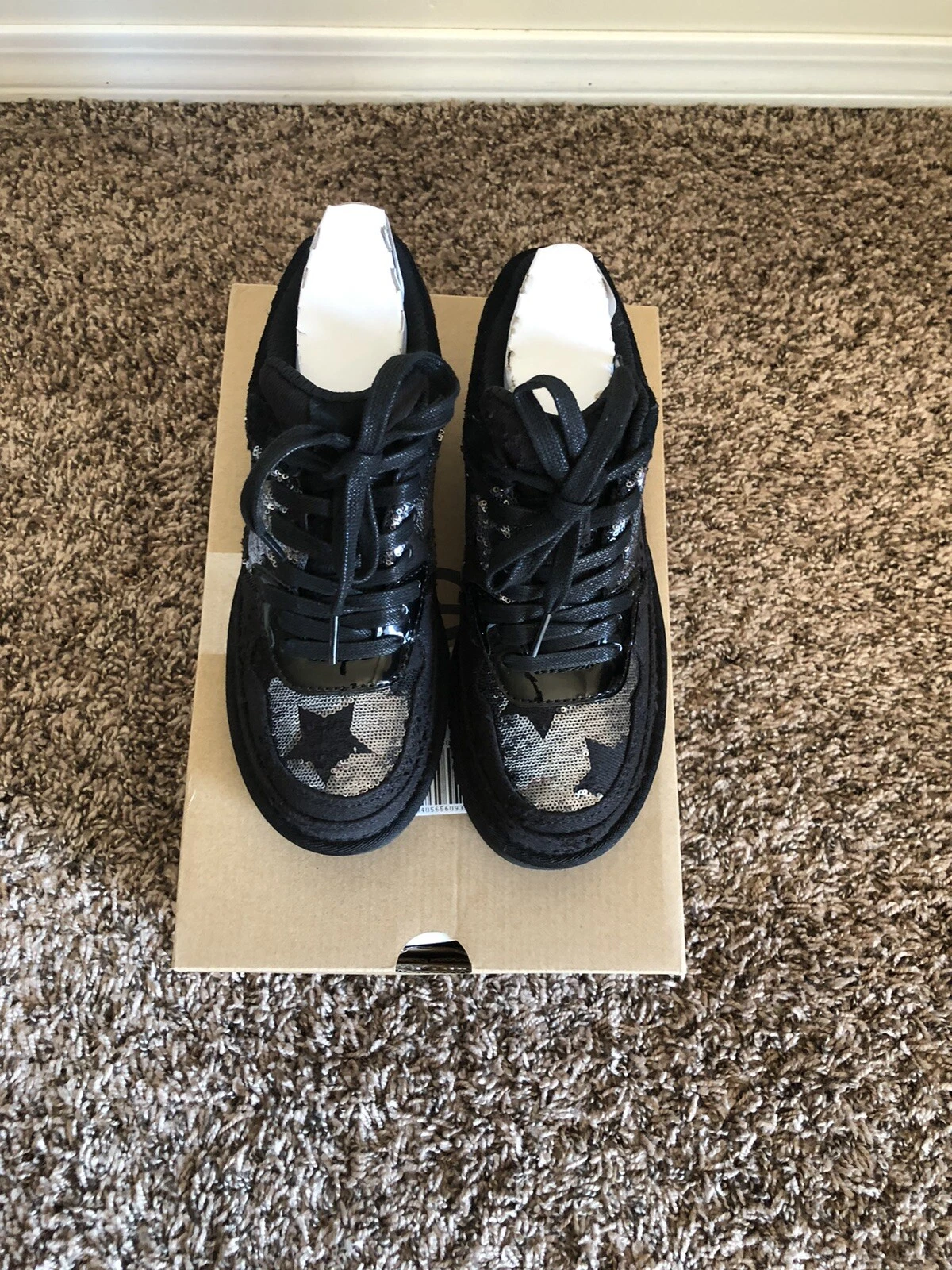 Scarpe da ginnastica nuove con scatola UGG Highland con paillettes taglia 5 5