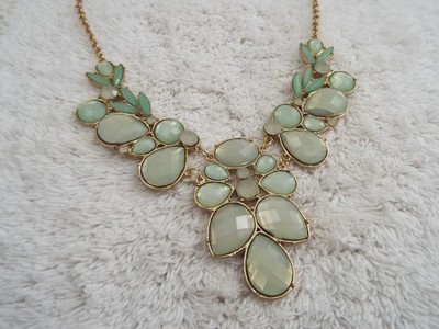 Goldtone Green Bead Scoop Necklace (A40)