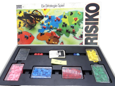 Risk White Edition Vintage Strategy Board Game Game Parker 1982 Played #8