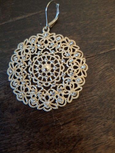 Costume Jewelry Earrings: Large, Round Gold-Tone Circles W/Tiny White Stones! - Picture 9 of 17