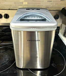 Frigidaire EFIC117-SS Countertop Ice Maker 26 lb Stainless Steel, Basket