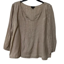 Talbots Petite’s Blouse Women’s Size Lp Tan V-neck Long Sleeved casual