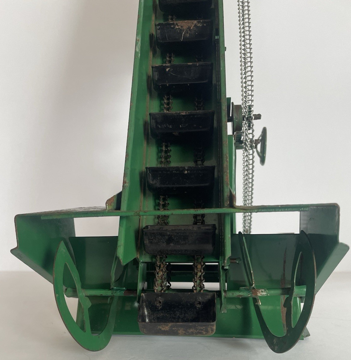 VINTAGE DOEPKE MODEL TOYS BARBER GREEN BUCKET LOADER