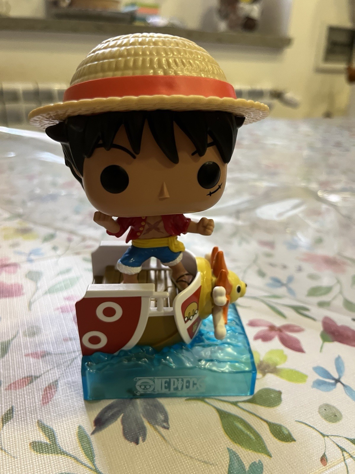 Funko Pop One Piece Luffy action figure in vinile su barca Going Merry