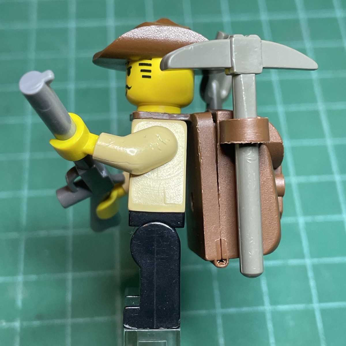 LEGO Adventurers Desert Minifigure Johnny Thunder w/ Backpack