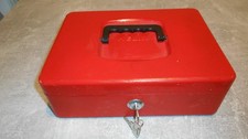 HELIX METAL LOCKABLE CASH BOX/ STORAGE BOX WITH 2 KEYS.  25CM X 19CM X 8CM. 