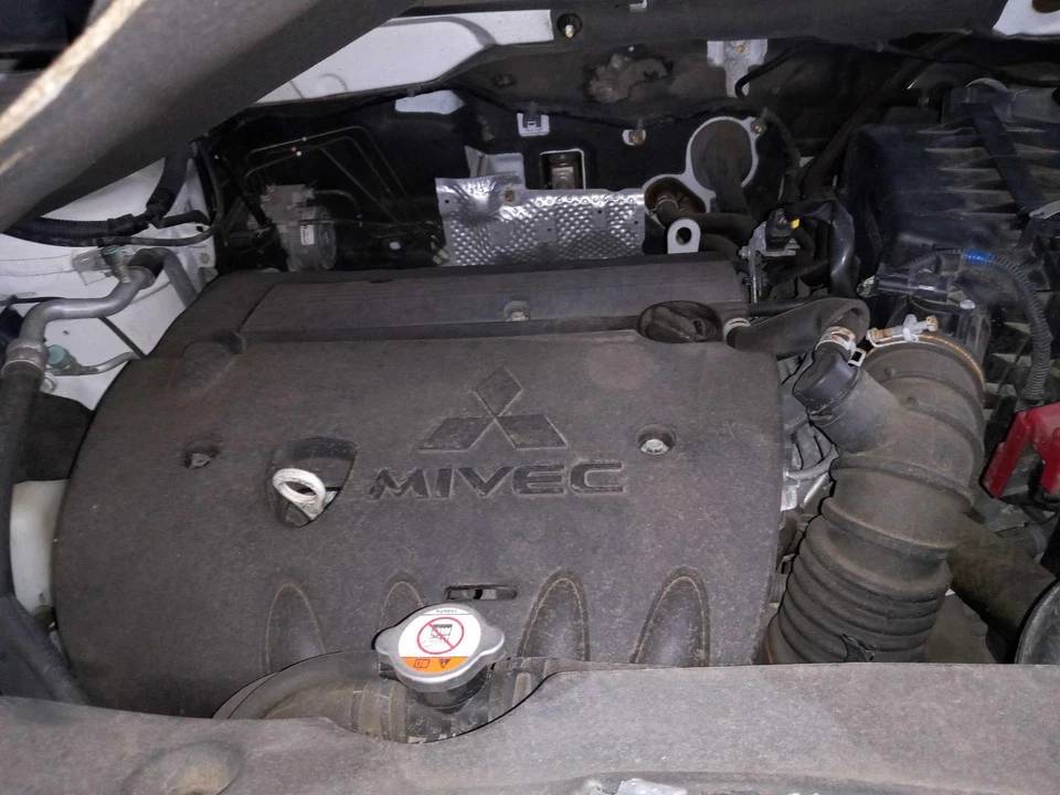 Tapa de cubierta usada se adapta a: Mitsubishi Outlander Sport 2014 sin cámara de visión trasera con deporte Foto 3 de 4