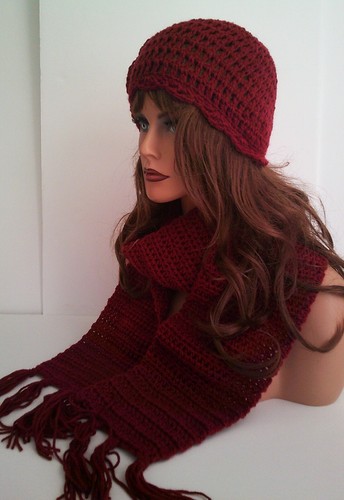 SET CAPPELLO E SCIARPA ROSSO MIRTILLO ALL'UNCINETTO FIORE BERRETTO BERRETTO DA SCI TAM - Foto 3 di 6