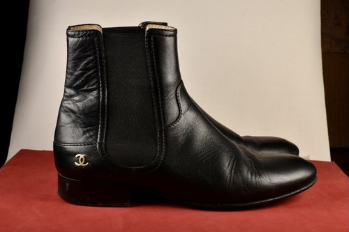 CHANEL Black Leather Calfskin Elastic 