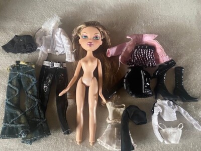 Bratz Rina Head Games Gamez Doll with Head Games Clothes