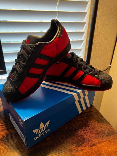Size 4.5 - Adidas Superstar J Marvel x 