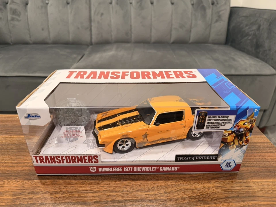 Bumblebee 1977 Chevrolet Chevy Camaro + Coin Transformers 1:24 JADA - Image 2 of 4