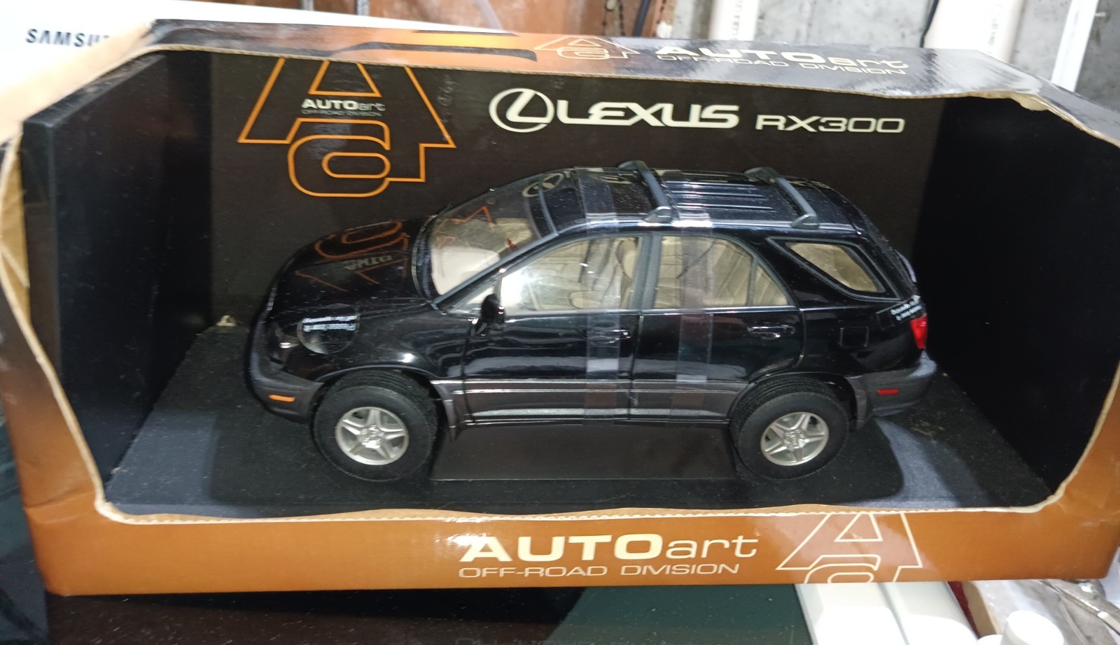 AUTOart Lexus RX300 LHD Black 70032