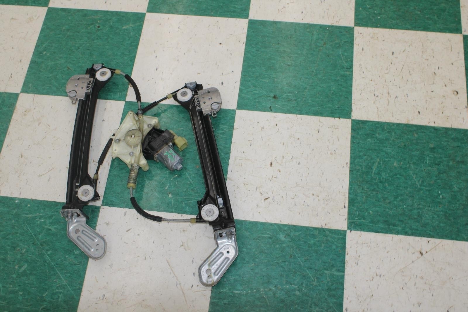 Maserati Ghibli 2014-2017 Rear Right Window regulator