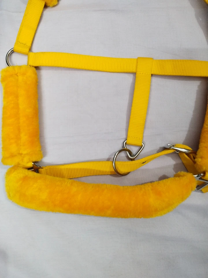 Nuevo Halter de Caballo Ajustable Color Amarillo Sintético con Piel Foto 3 de 4