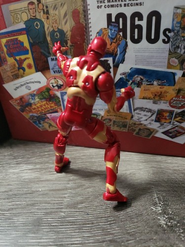 Figura de acción Hasbro Marvel Universe Modular Armor Iron Man 3,75’” serie 3 #004 - Imagen 2 de 4