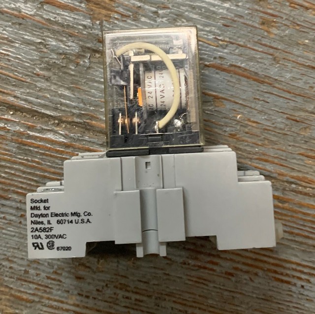 OMRON LY2 PLUG IN RELAY 8 PIN WITH DAYTON SOCKET BASE 2A582F | eBay