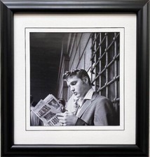Elvis Presley "At Penn Staion, NY" Framed Litho Art King of Rock and Roll