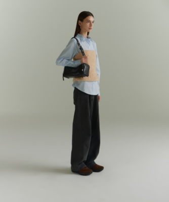 VUNQUE] Perfec Multi Pocket Shoulder S - B | Stylish & Functional