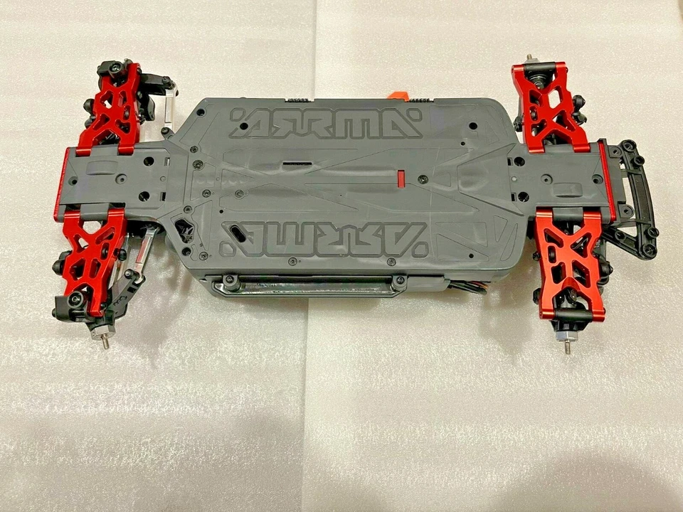 Brazos A de suspensión delantera y trasera de aluminio para Arrma Vendetta 3S BLX plateado Foto 4 de 4