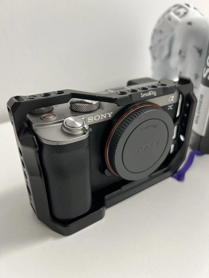 Sony Alpha A7C 24,2MP NUR 12600 Auslösungen - Silber (Nur Gehäuse) - Bild 2 von 4
